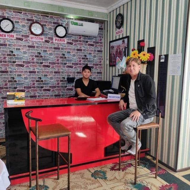 Family Guest House - Friends-J 누쿠스 외부 사진