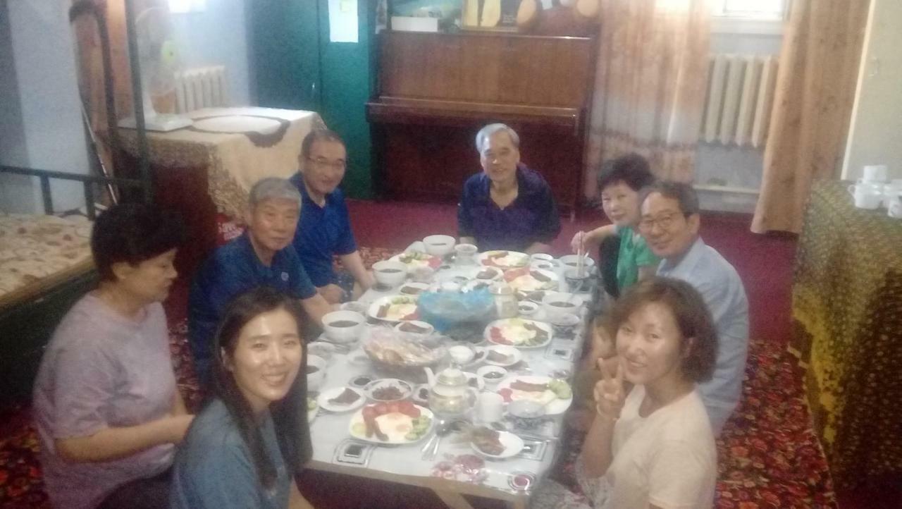 Family Guest House - Friends-J 누쿠스 외부 사진